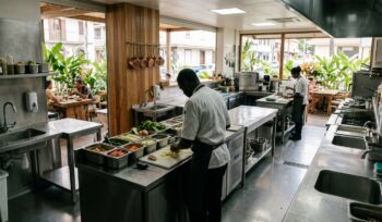 Normes et Reglementations en Restauration Rapide : Guide 2026